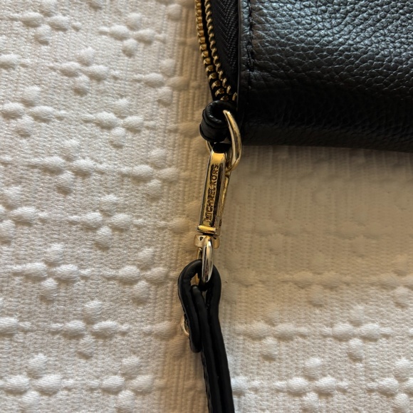 MICHAEL MICHAEL KORS Leather Continental Wristlet - Picture 5 of 5